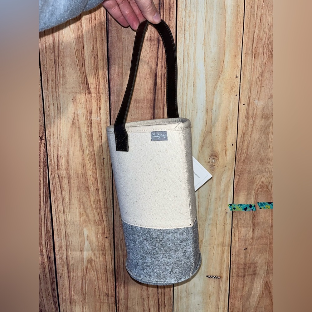 THIRTY-ONE 31 Felt Wine And Gift Bag Natural With Brushed Whisper Grey - NWT